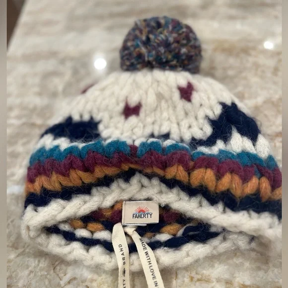 Faherty The Faherty X B.Yellowtail Collection hat with pompom (never worn) - Picture 5 of 6